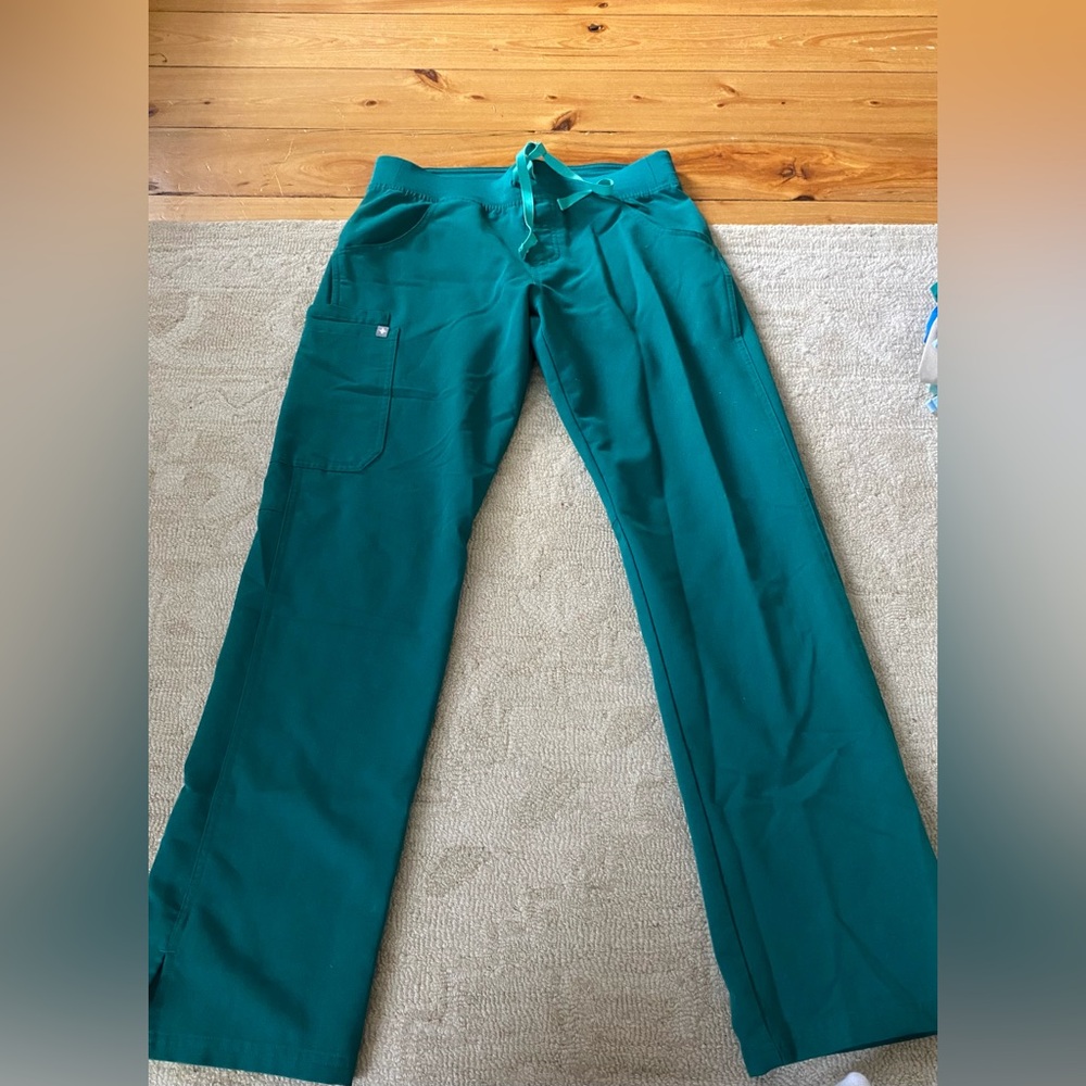 Figs hunter green kade cargo scrub bottom